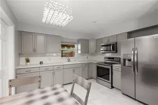 1731 4th Ave E, Bradenton, FL 34208 - Photo 8