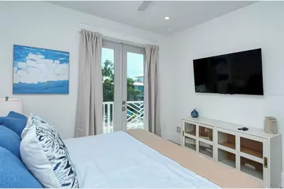 2406 Avenue C, Bradenton Beach, FL 34217 - Photo 30