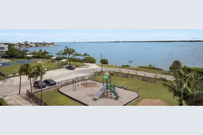 2415 Avenue B, Bradenton Beach, FL 34217 - Photo 48