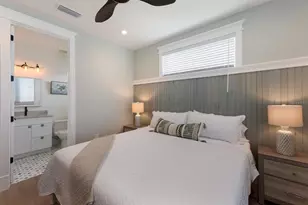 2415 Avenue B, Bradenton Beach, FL 34217 - Photo 38