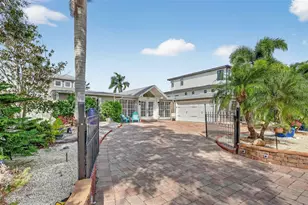 747 Marbury Ln, Longboat Key, FL 34228 - Photo 2