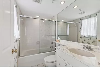 1425 Gulf Of Mexico Drive #208, Longboat Key, FL 34228 - Photo 24