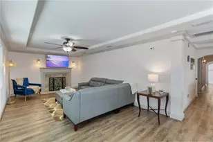 1521 Siesta Dr, Sarasota, FL 34239 - Photo 30