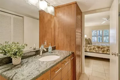 1243 Siesta Bayside Drive #D, Sarasota, FL 34242 - Photo 32