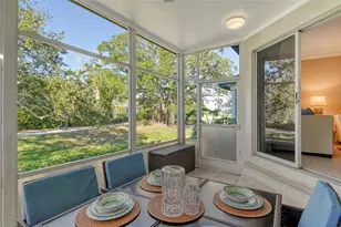 1243 Siesta Bayside Dr, Sarasota, FL 34242 - Photo 12