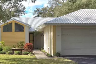 217 Southampton Dr, Venice, FL 34293 - Photo 1