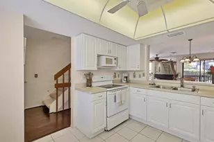 6790 Sarasea Cir, Sarasota, FL 34242 - Photo 10