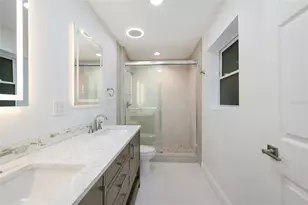 1910 New Hampshire Ave NE, Saint Petersburg, FL 33703 - Photo 14