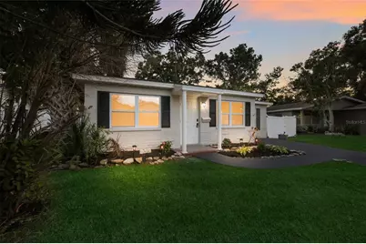 1910 New Hampshire Avenue NE, Saint Petersburg, FL 33703 - Photo 4