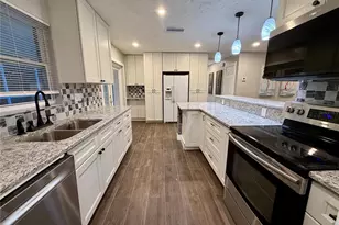 3980 Berkshire Dr, Sarasota, FL 34241 - Photo 18