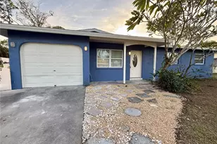 3980 Berkshire Dr, Sarasota, FL 34241 - Photo 2