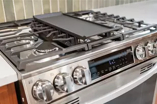 160 Harrison Dr, Sarasota, FL 34236 - Photo 8