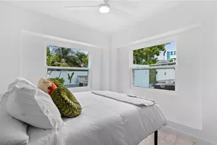 160 Harrison Dr, Sarasota, FL 34236 - Photo 20