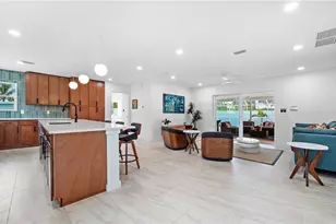 160 Harrison Dr, Sarasota, FL 34236 - Photo 4