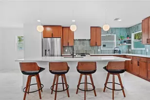 160 Harrison Dr, Sarasota, FL 34236 - Photo 6