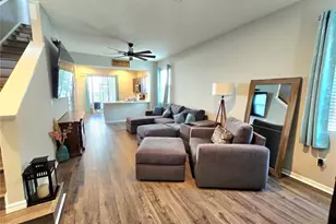 6334 Fairmont Ln, Palmetto, FL 34221 - Photo 2