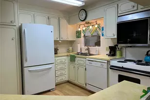 1817 Innisbrook Ln, Sarasota, FL 34234 - Photo 10