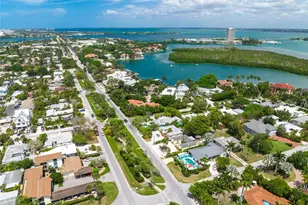 410 Garfield Dr, Sarasota, FL 34236 - Photo 44