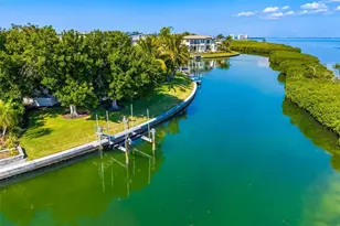 560 Harbor Cove Cir, Longboat Key, FL 34228 - Photo 6