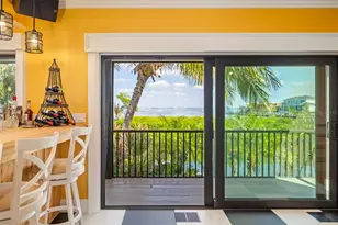 560 Harbor Cove Cir, Longboat Key, FL 34228 - Photo 10