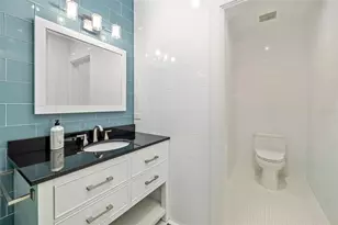 560 Harbor Cove Cir, Longboat Key, FL 34228 - Photo 42