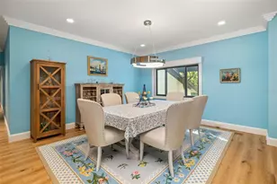 560 Harbor Cove Cir, Longboat Key, FL 34228 - Photo 10