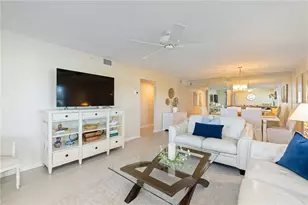 9300 Clubside Cir, Sarasota, FL 34238 - Photo 6