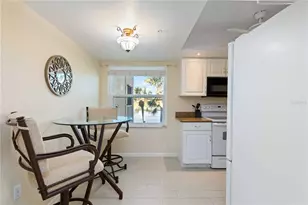 9300 Clubside Cir, Sarasota, FL 34238 - Photo 10