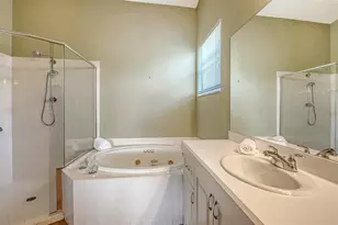 4177 Westbourne Cir, Sarasota, FL 34238 - Photo 20