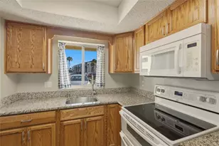 3531 Lake Bayshore Dr, Bradenton, FL 34205 - Photo 14