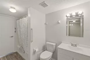 3531 Lake Bayshore Dr, Bradenton, FL 34205 - Photo 20