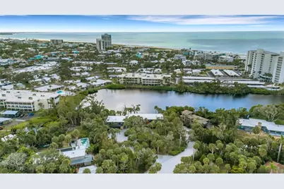 62 Sandy Hook Road S, Sarasota, FL 34242 - Photo 12