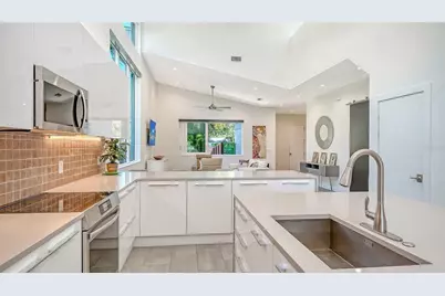 2254 Hawthorne Street, Sarasota, FL 34239 - Photo 16