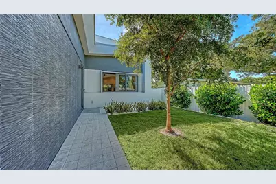 2254 Hawthorne Street, Sarasota, FL 34239 - Photo 6