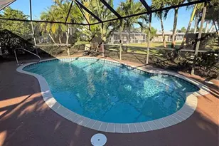 819 S Gondola Dr, Venice, FL 34293 - Photo 2
