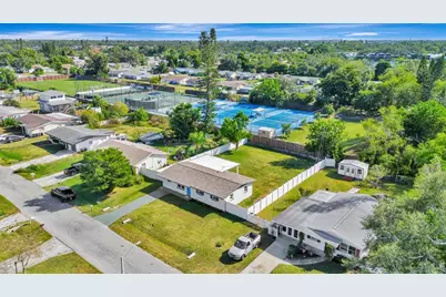 3612 46th Ave Dr W, Bradenton, FL 34210 - Photo 12