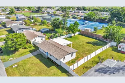 3612 46th Ave Dr W, Bradenton, FL 34210 - Photo 2