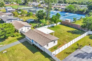 3612 46th Ave Dr W, Bradenton, FL 34210 - Photo 2