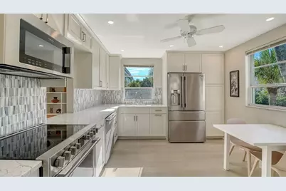 4350 Chatham Drive #208, Longboat Key, FL 34228 - Photo 10