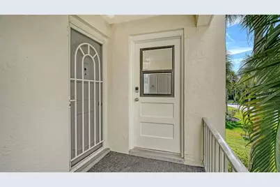 4350 Chatham Drive #208, Longboat Key, FL 34228 - Photo 8