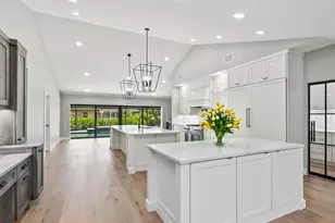 180 Lookout Point Dr, Osprey, FL 34229 - Photo 8