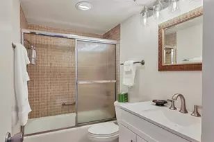 1250 N Portofino Dr, Sarasota, FL 34242 - Photo 16