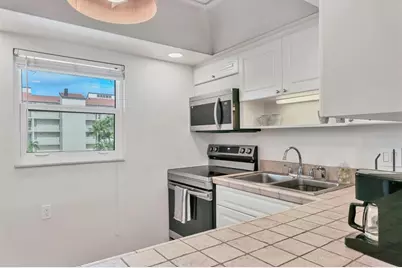 1250 N Portofino Drive #303, Sarasota, FL 34242 - Photo 10