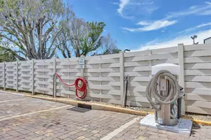 1250 N Portofino Dr, Sarasota, FL 34242 - Photo 34