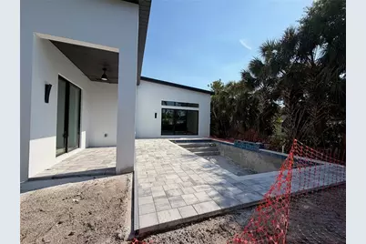 2069 Hibiscus Street, Sarasota, FL 34239 - Photo 16