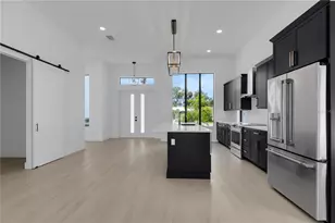 2069 Hibiscus St, Sarasota, FL 34239 - Photo 14
