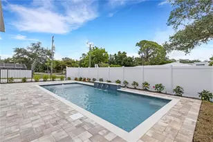 2079 Hibiscus St, Sarasota, FL 34239 - Photo 6