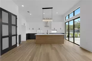 2079 Hibiscus St, Sarasota, FL 34239 - Photo 12