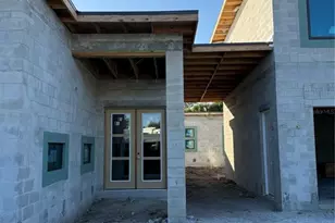 2079 Hibiscus St, Sarasota, FL 34239 - Photo 2