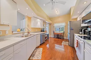 4872 Limetree Ln, Venice, FL 34293 - Photo 10